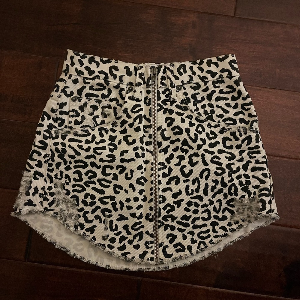 LF white cheetah print denim skirt